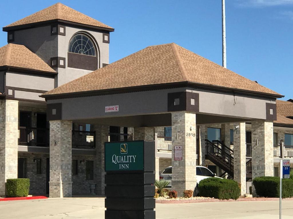 Quality Inn I-10 East Near Frost Bank Center San Antonio Exterior foto